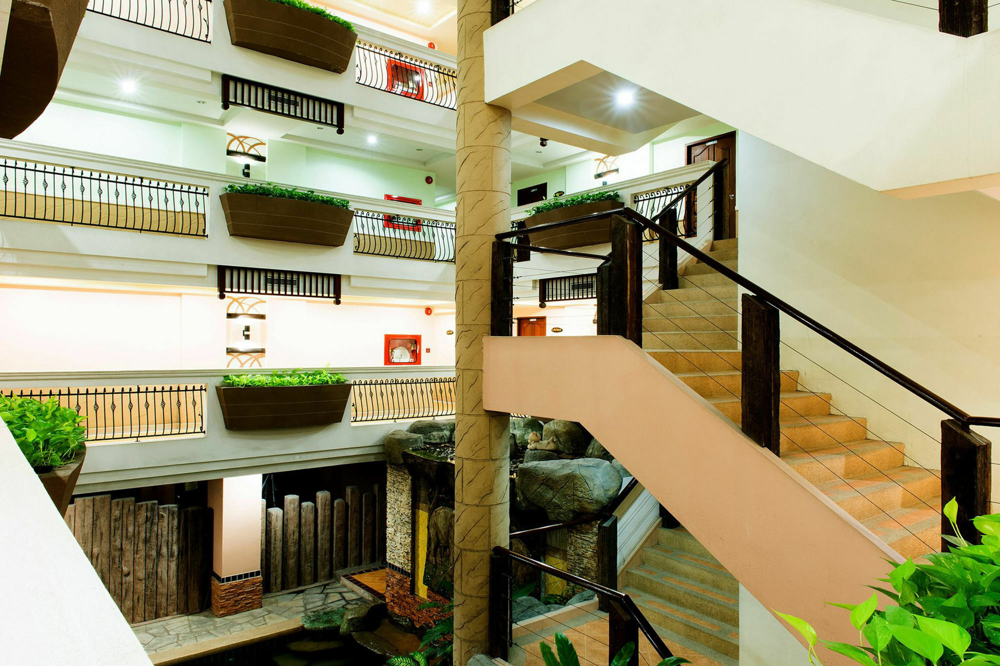 Sa-Bai-Dee Condo Чонбури Экстерьер фото